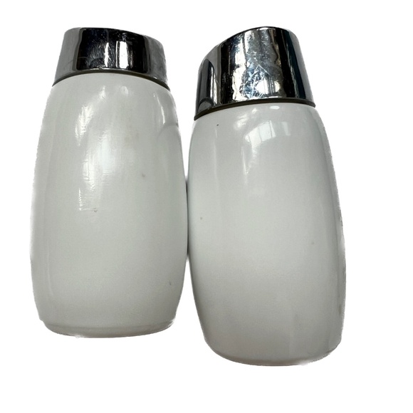 Vintage Spice of Life Salt & Pepper Shakers Vegetables Van Pak Canada White - Picture 6 of 6